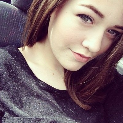 Hi im Félicité i am the 3rd oldest of the Tomlinson kids ☺