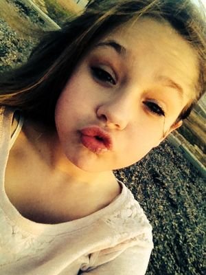 Imma Vine Girl @ZØ33 NÂFZÏG3R 
ALSO FOLLOW ME ON INSTAGRAM @ TYPICAL.WHITE.GIRLLL 
FOREVER AND ALWAYS LOVE ME Nd Cam!