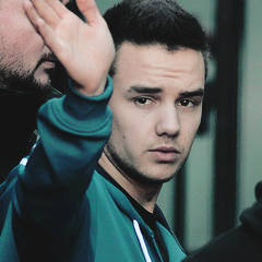 Zayn com ‘y’ porque a bixa é fresca