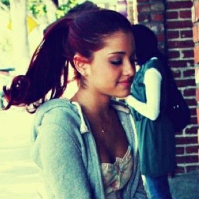 Hey it's your favorite Cutie, Cat Valentine. I go to Hollywood Arts with my besties:#Beck #Tori #Robbie #Jade #Andre #HollywoodArts [•RP•Single•]