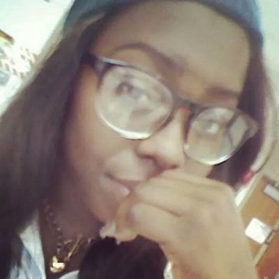 Hafeezah (hay-fee-zz-ah)
IG: @kaleidoscopedreamsx3   #Teamdarkskin