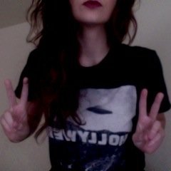 mondedebrutes's profile picture. i tried, i promise..