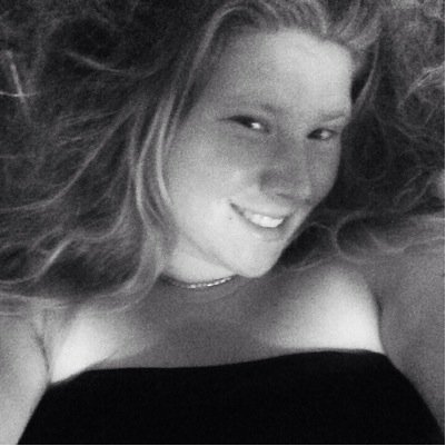 SYowell94's profile picture. ...............…….……