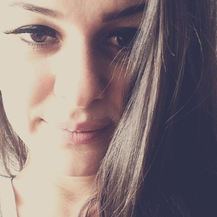 ' não é preciso mostrar beleza aos cegos, nem dizer verdade aos surdos.
basta não mentir para quem te escuta, nem decepcionar os olhos de quem te vê.'