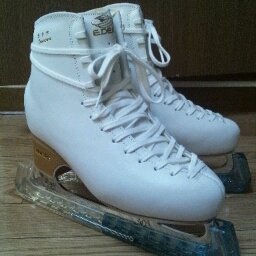 asukakisarazu's profile picture. ビーサイ
福井優也・日ハム・武田勝・PDF会
高橋大輔（かなだい）
T.M.Revolution・倉木麻衣・WORLD ORDER
趣味スケーター
成瀬世代
@asukakisarazuFX