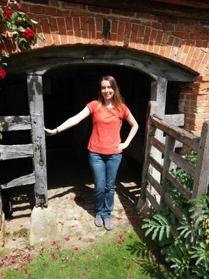 Esselless27's profile picture. Hi I'm a graphic designer and illustrator, with an inclination towards travel, nature and garden design.