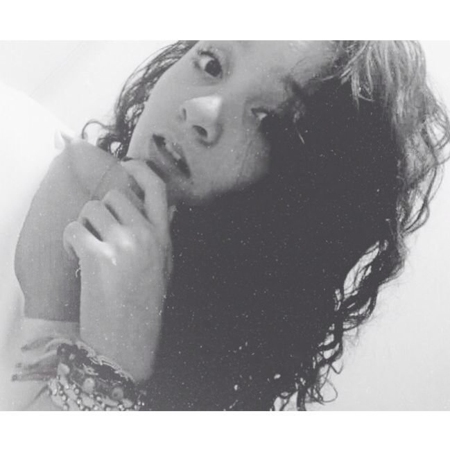 snap:lekabuzzo               wpp: 019994483311                                                                 Fria num dia, meiga no outro.