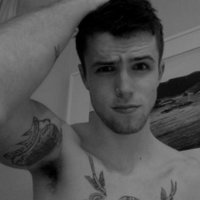 Tom (@officiaitom) 's Twitter Profile