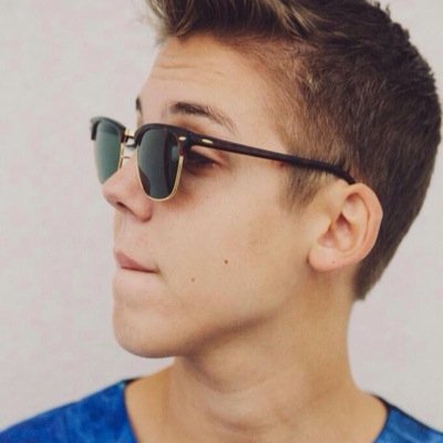 piecesoflego's profile picture. Always smiling like Jerome Jarre