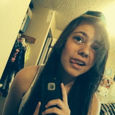 I'm a weed smoker.... I'm 16 and 5'0 with an attitude! I love the color green and my goal is to be a singer/dancer someday