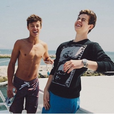 i love nash and cam so much.