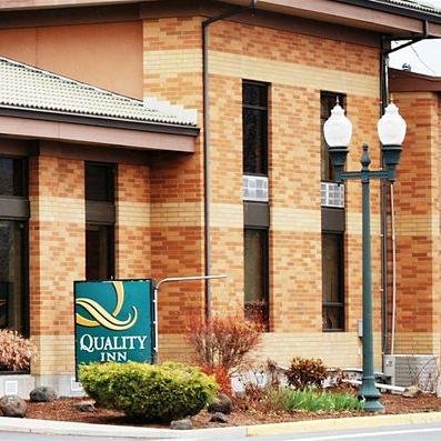 Enjoy our affordable rates in an unbeatable location in Downtown Klamath Falls. 100 Main St Klamath Falls OR 97601 | 541-882-4666