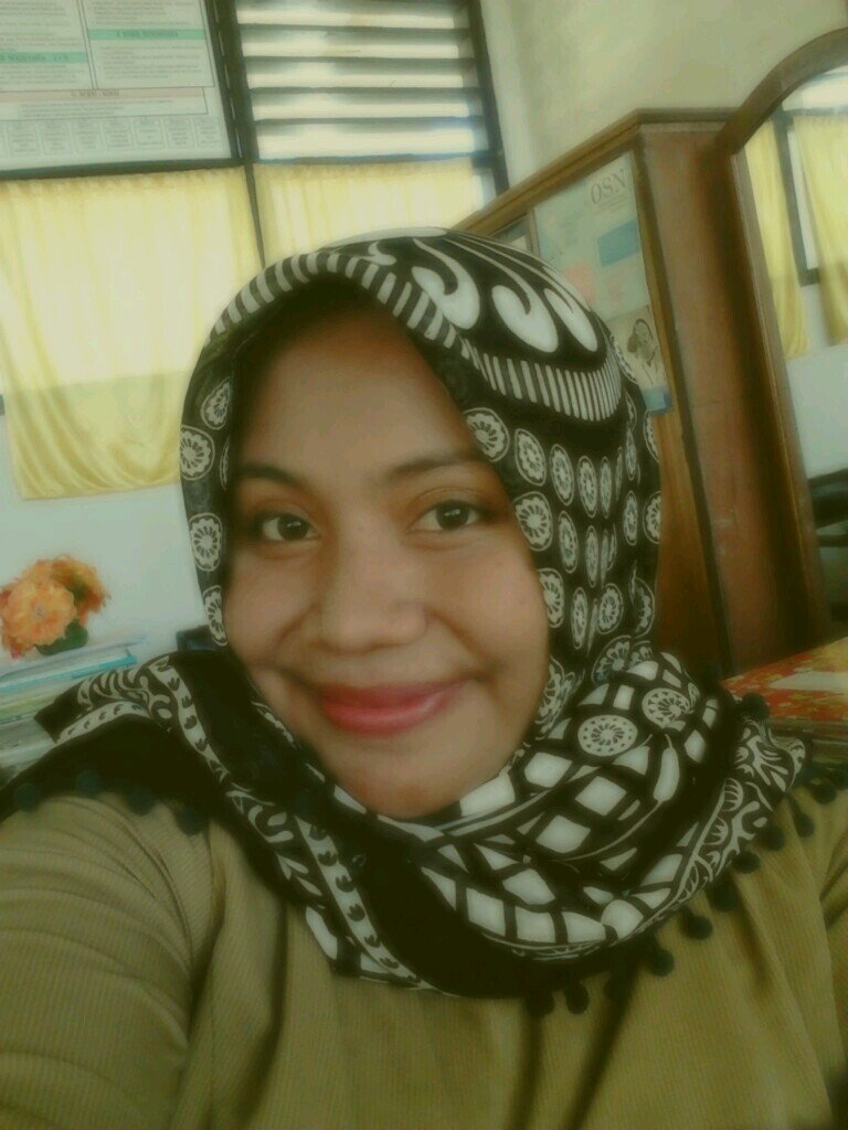 wahdasima's profile picture. Simple