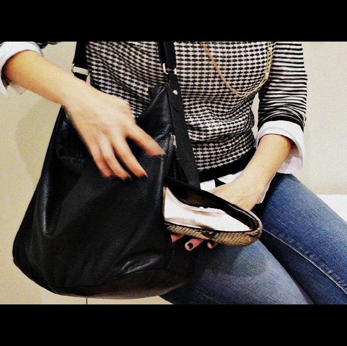 SOLSAK @ Gallery Place - THE #handbag with a hidden pocket for your pumps or flats. FUNCTION | #FASHION| FREEDOM - #SoreFeet Watch! https://t.co/ZyMctbqH2K