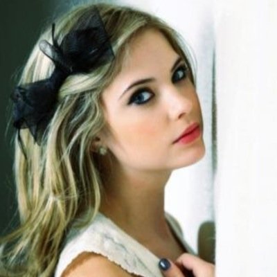 Mejor amiga de http://t.co/11r1kxB8hz la amiga rubia y loca de Mia.Shep mi hermano y Mare mi cuñada.
