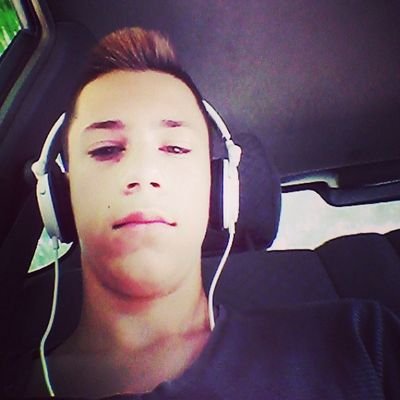 soy un chico que solo le gusta estar en la calle animando a su equipo