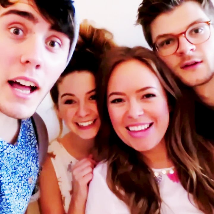 Niki - ❤ - YouTubers - ❤ - Zalfie
http://t.co/jP8ND4lTV3