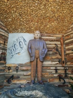 letsplayutah's profile picture. A blog about eating, playing, and being awesome. All. Over. Utah.