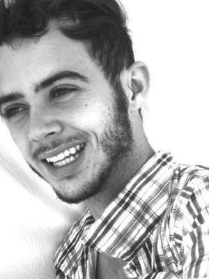 insta:johanndavi, fb:David Johanno Motta. Nascer - Viver - Morrer. Eis as três etapas da vida, somente três. por que não aproveita-la? ზ