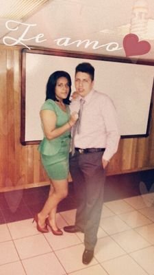 La Chaparrita Ü me encanta estar con mi esposo Ivan Lee *U* & aprendi a contar con los dedos & NO con las personas & NO, me gusta la gente Hipocrita
