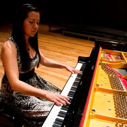 Believer, Dreamer, Enterpreneur, Colombian Pianist. Founder of @4altisonante and Co-Founder of @backtonmusic. Artistic director of @musiconpass
