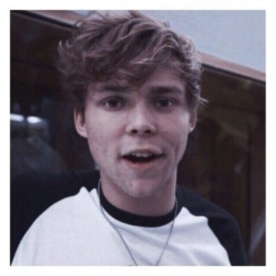 hey there secy thing, pls follow @MUKEMOJl bc i just gave u a follow, ur welcum. k bi