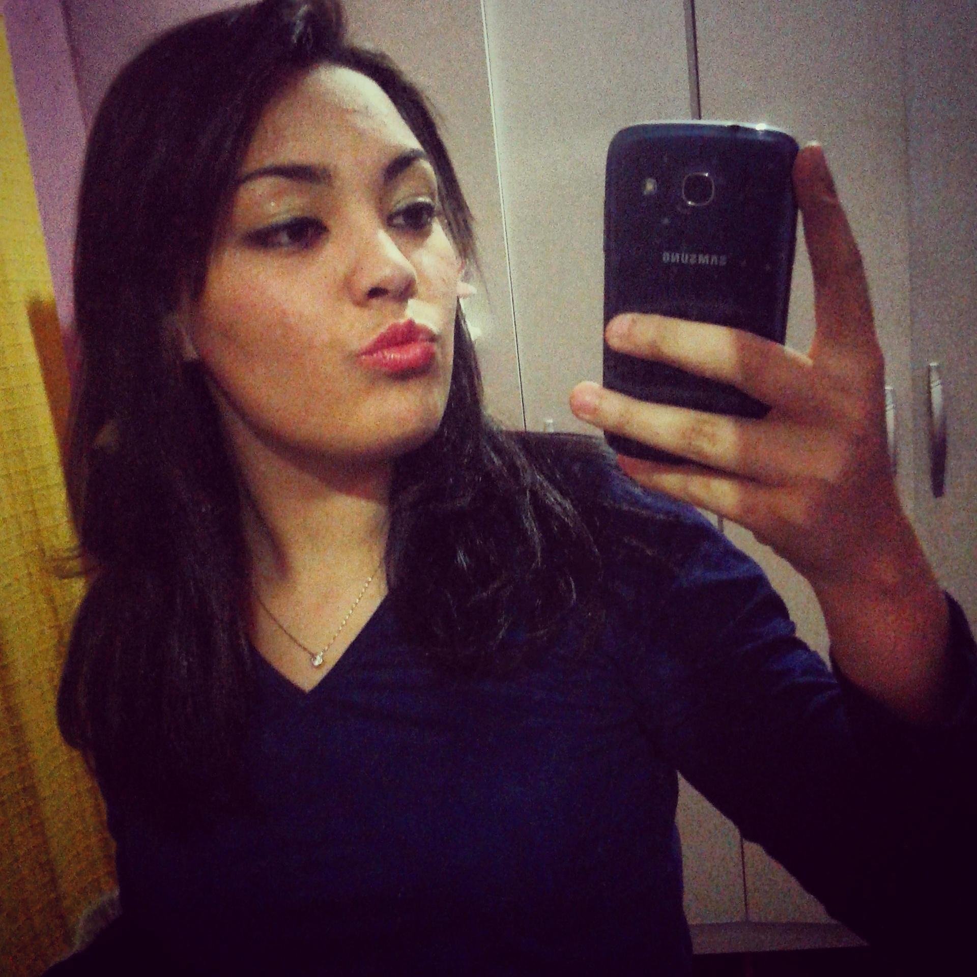 #Santista ,Namorada do #JuninhoGuedes , Fã dos Mc's #McKapella #McKauan #McGuime ! . WhatsApp: (12) 9964067-4717 Instagram:MARIANELOOPES_