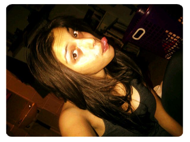 Spreading the love♡•Music♥• Family♥•Islam♡•Law Student •Weird♥•An Other•