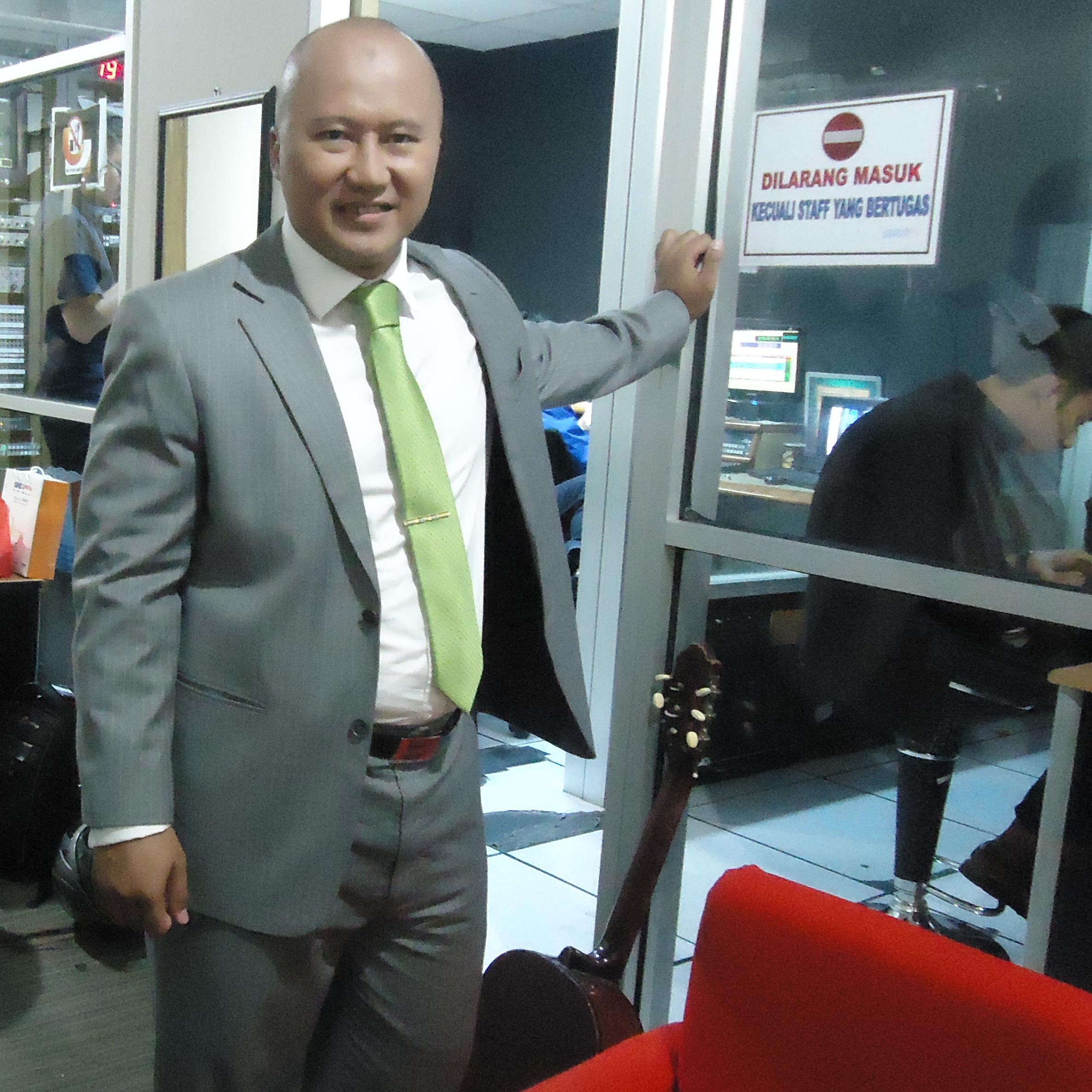 DarmawanDavid's profile picture. Founder & CEO @socentix - Green investment activist - Sustainopreneur (https://t.co/iaJVpHEE4i)  @Betawiunbank blockchain technology architect