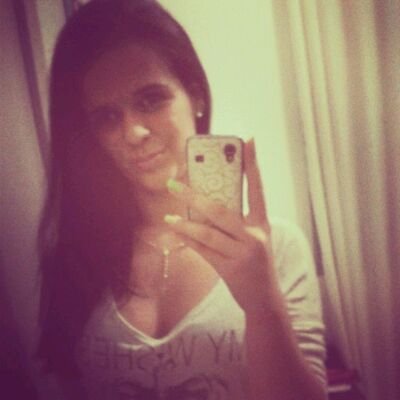 Tourina, Sonhadora, Timida, Apaixonada por fotografia, Feliz, Bagunçeira ♥