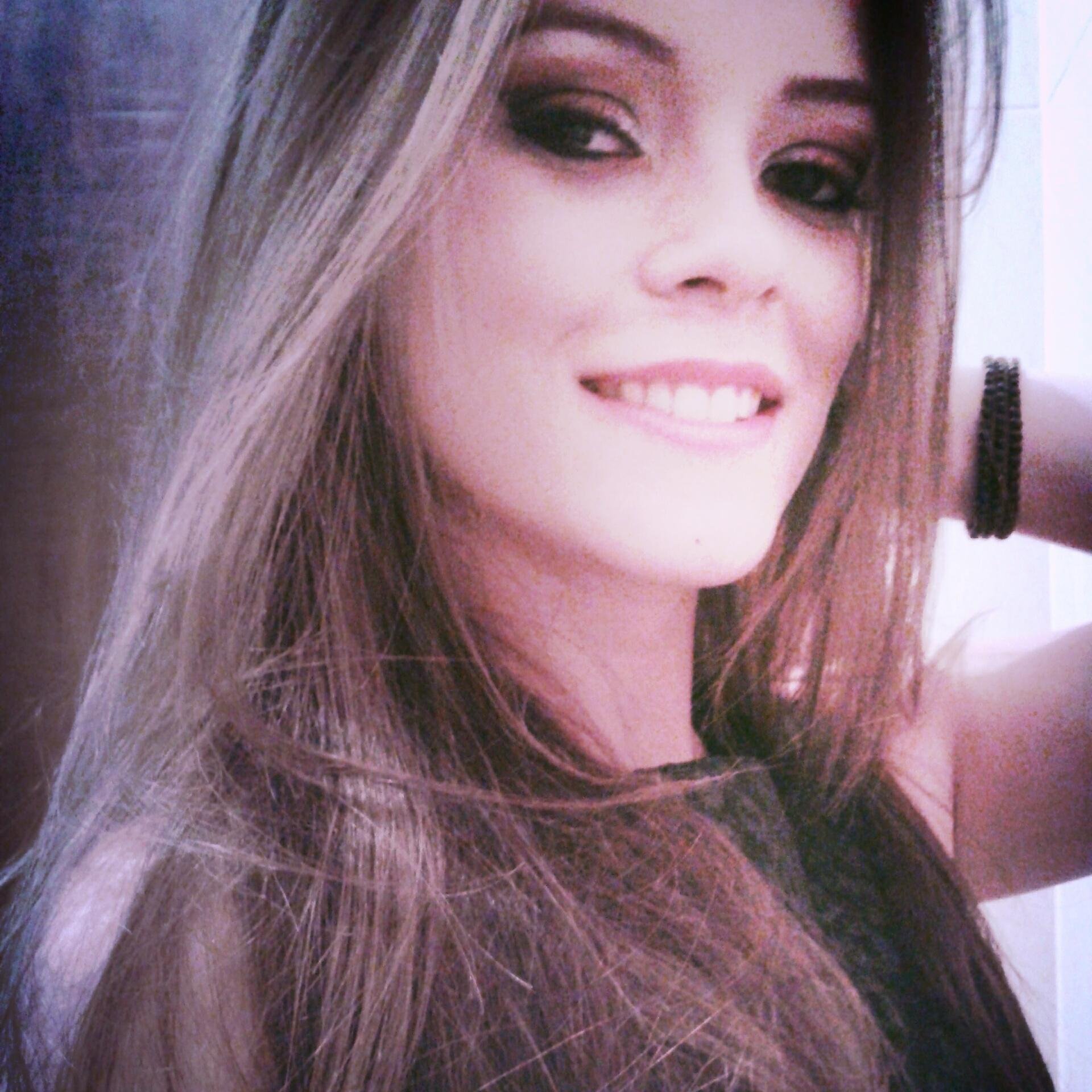 isanacletotomas's profile picture. 1º lugar em minha vida Jesus Cristo; Família; Cirurgiã Dentista. Apaixonada pela profissão, admiro honestidade e simplicidade. :*