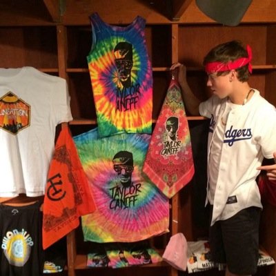 since i follwed you could you please follow @strippercaniff please! thank you! make sure to smile today!