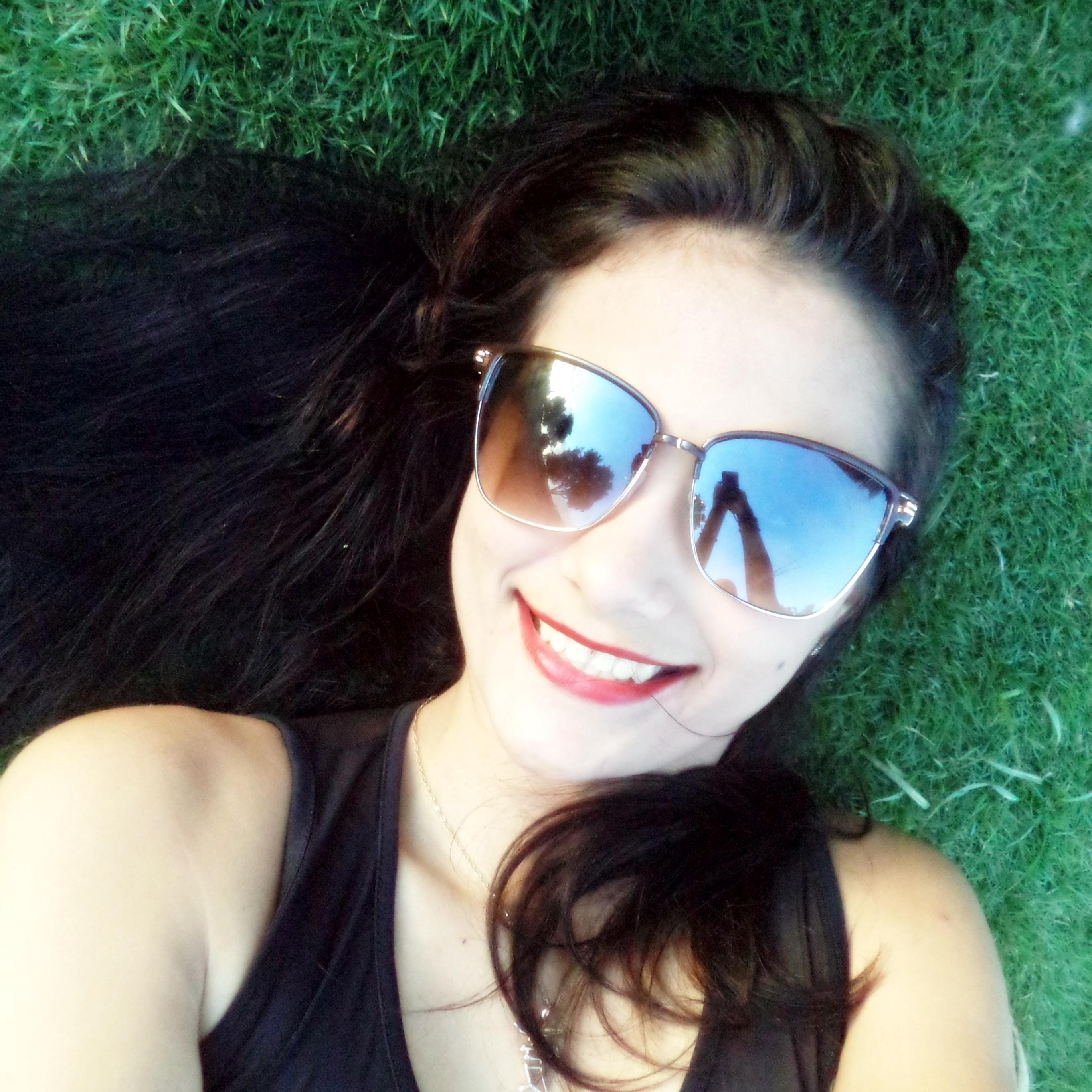 18 anos, Canceriana, Fã da Cavaleiros do Forró, Sou Ciumenta, 
 ♥, Paraibana com Orgulho, Amo meu Deus e minha família.