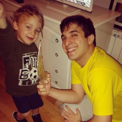 aledaponteok's profile picture. # estudiante #trabajador#