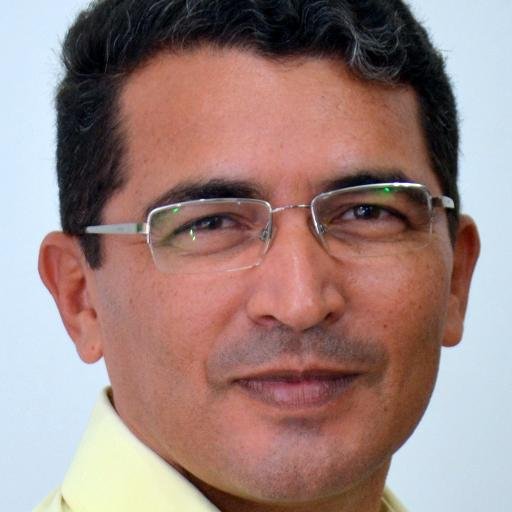 Psicólogo e Professor da UEPB; militante do Psol. Ex candidato a governador e Senador pelo Psol. Mora em João Pessoa.