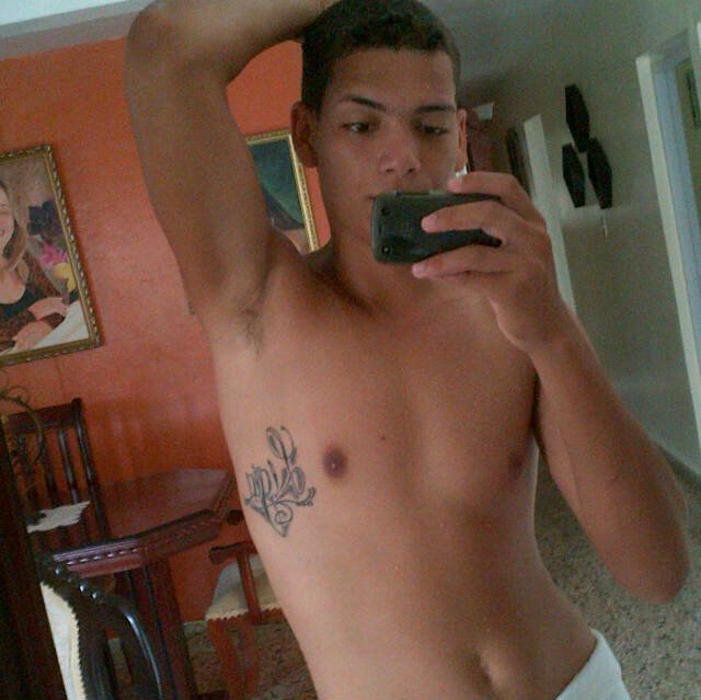 _AndyAlmonte's profile picture. 100% humildad, por haora no comfio ni en mi propia sombra!!!!??..