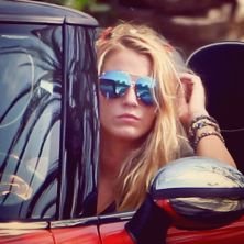 FriskyElegance's profile picture. || Don't play games with a girl who can play better. ||