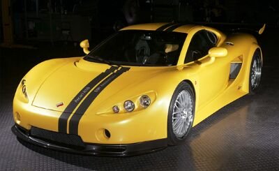 I love fast Cars and big guns