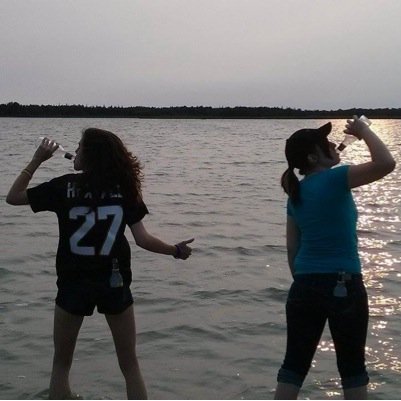 I play hockey. Im hot. I like bacon. Follow me. (Avi me and @_Canadian_Bitch).....Sorry.