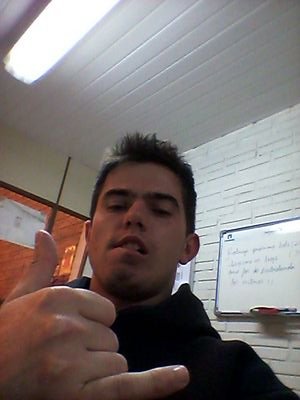 nao gostar d mim é um dirreito seu!!!! cagar e andar pra sua opiniao é direito meu!!!!