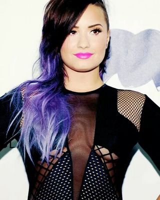 Imagina que o botão de follow é a bunda da Demi, e aperta com vontade. ;)