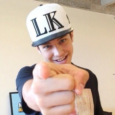 I may or may not be obsessed with Austin Mahone and Cameron Dallas