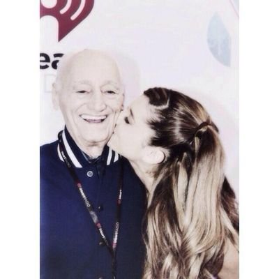 one of ariana's love!{18/4/2014}♥