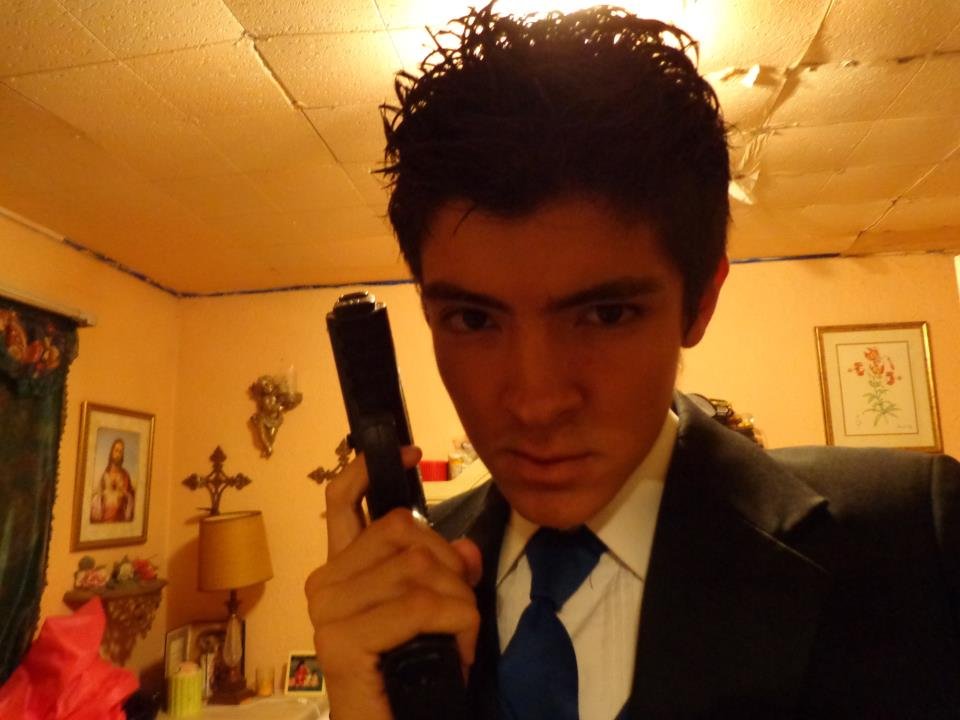 TenshiBK's profile picture. Pianista con un hermoso gusto en Waltzes. Gamer con experiencia, Lector y Editor de videos PRO con Sony Vegas.  Serio, divertido, loco y extravagante.