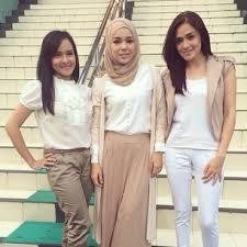 karlinanatasaya's profile picture. 