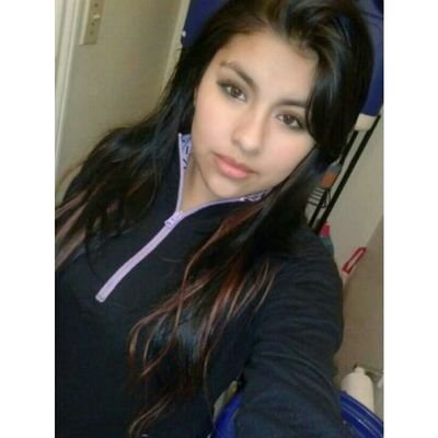 In the end everything will be okay,If its not okay its not the end. •Class of 2k15♕ •Mexican •I ♥ Music & Nutella•IG: @I_lauraa