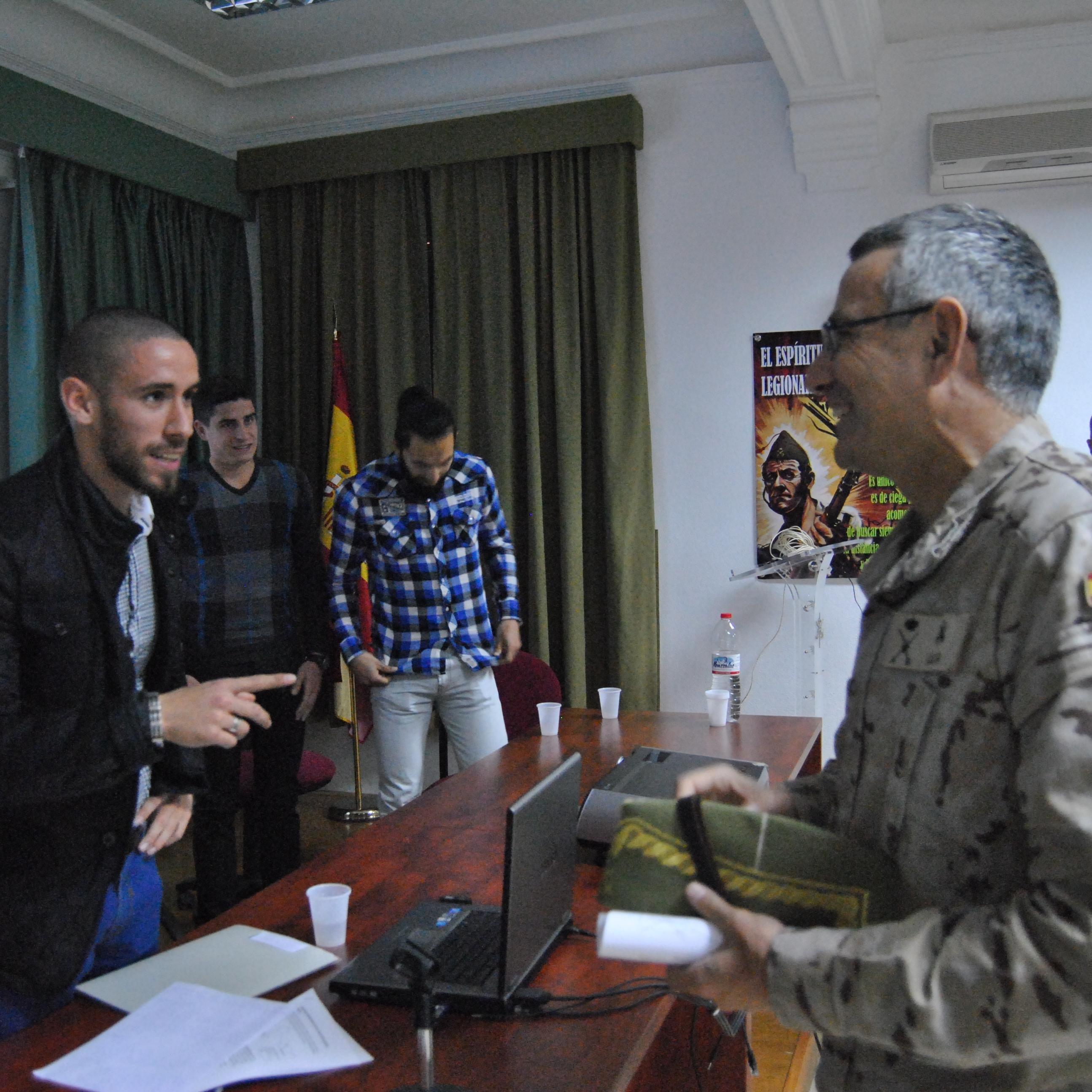 Atleta de 400 ml Campeón de Andalucía./ Entrenador y Profesor Nacional./ Estudiante de 4º de Derecho./ Conferenciante. /Entrenador en Personas con discapacidad