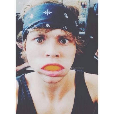 go follow @liamftmash