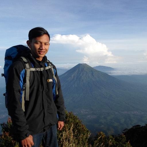 mencoba bersahabat dengan siapapun dan mengenal lebih banyak karakter