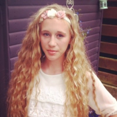 liv_hoy's profile picture. Follow me on instagram @liv_hoy and Subscribe to me on youtube